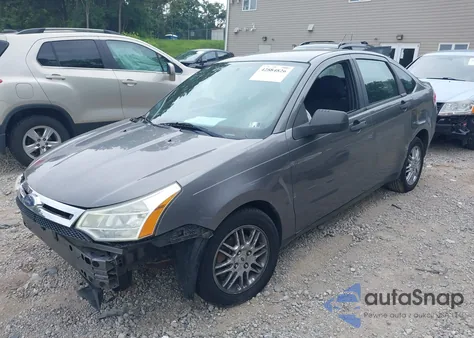 2010 Ford Focus Se z USA, uszkodzony, nr VIN 1FAHP3FNXAW111727